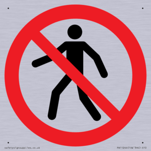 P004 Prohibition: No thoroughfare